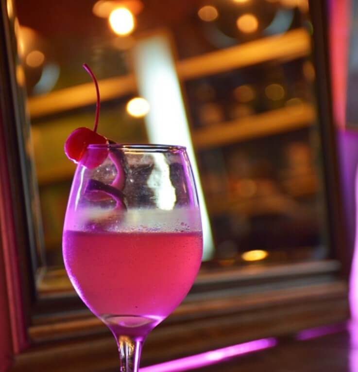 Cocktail Gin Rosa,con cereza